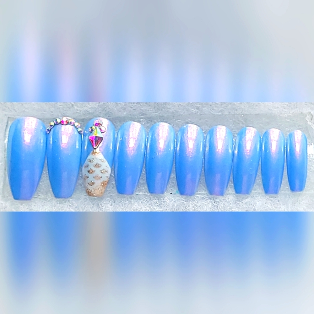 Under da  Sea - blue pearl nails